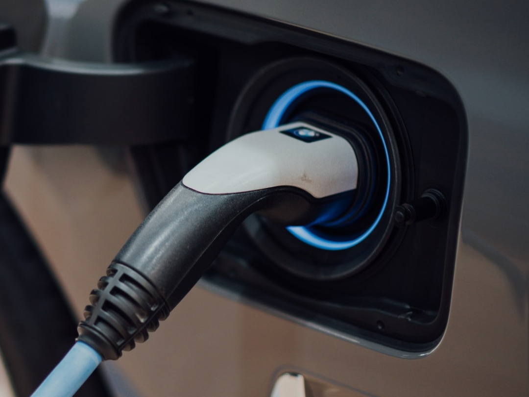 Can pluggedin electric cars get stolen?
